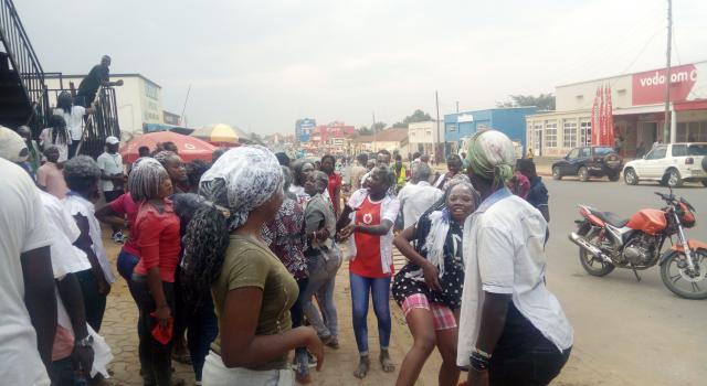 Publication des résultats de l’EXETAT à Kinshasa : Gentiny Ngobila interdit tout carnaval sur les véhicules et taxis motos