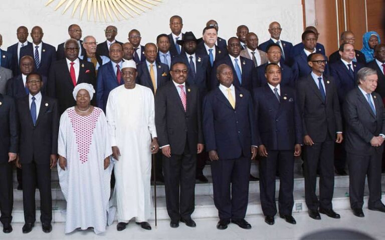 Mali, Guinée, Bourkina, Niger, Gabon : L’époque des dirigeants téméraires, marionnettes et providentiels d’Afrique, totalement révolue!