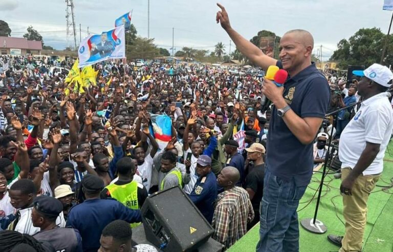 Élections 2023 : en tournée dans le Kongo Central, Moïse Katumbi trempe dans une campagne électorale précoce et se présidentialise à ses risques et périls