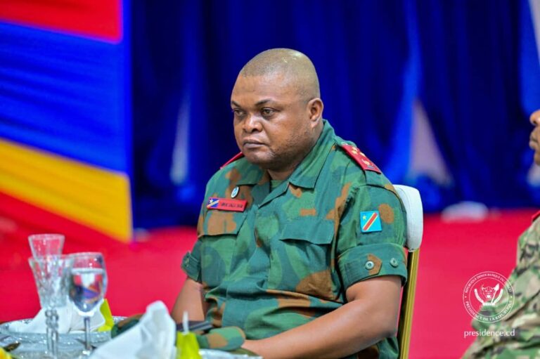 RDC : Le général Christian Tshiwewe, chef d’état-major général des FARDC, s’est absenté à son propre mariage vendredi dernier à Paris