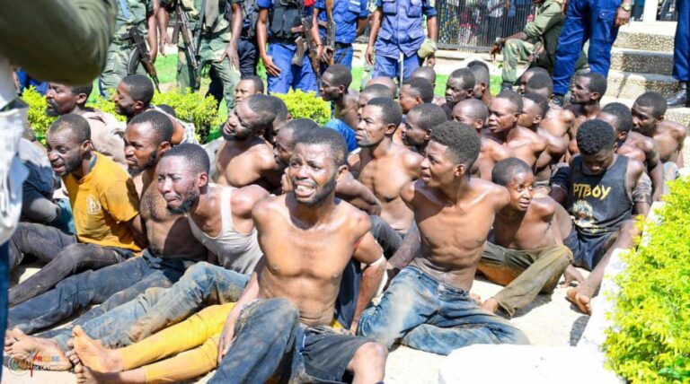 Insécurité à Kinshasa : La police met la main sur plus au moins 450 bandits « Kuluna »