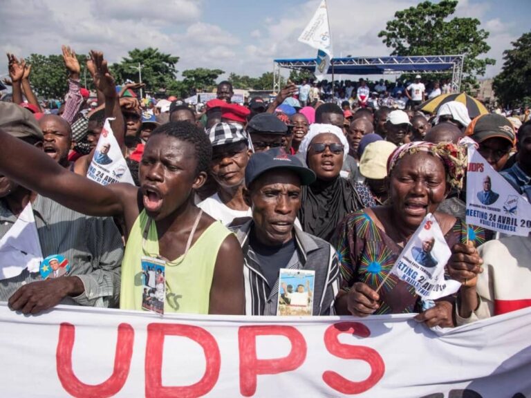 Augustin Kabuya : « Kabila a fait 18 ans, il n’a jamais fait pour le PPRD ce que Tshisekedi fait pour l’UDPS. 80% de nos membres étaient des piétons mais avec Félix, les véhicules se remplissent ici ».