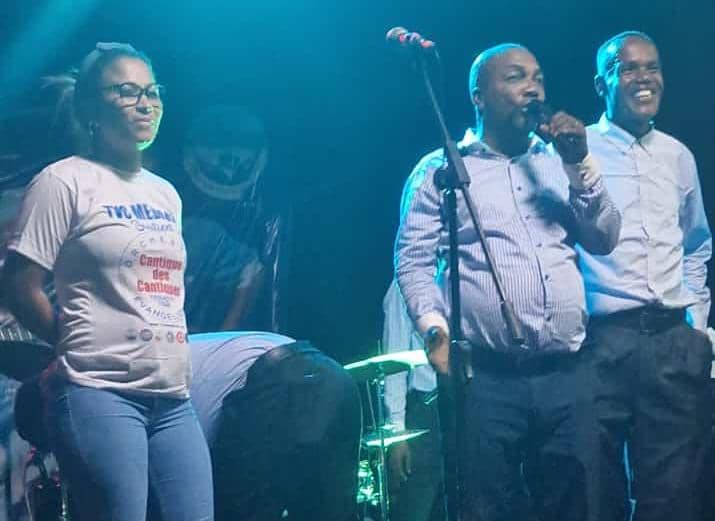 Kinshasa : produit par le couple Tatete, le groupe musical «cantique des cantiques», a livré un concert époustouflant dont une forte délégation de TVC Médical chapeautée par madame Violette TATETE a pris part