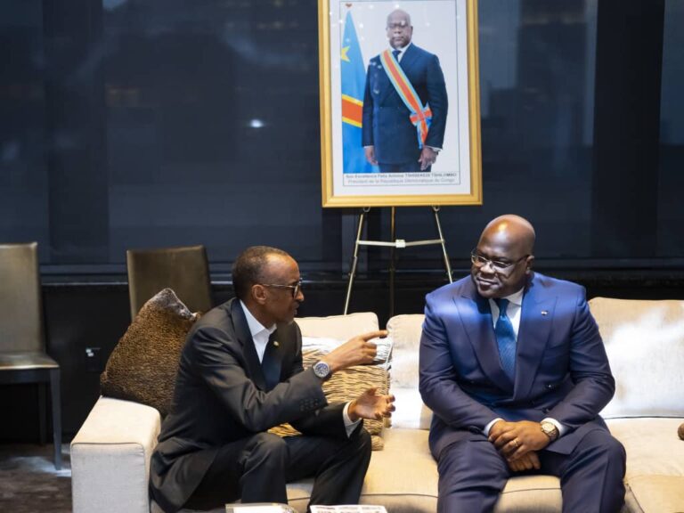 Guerre du M23 : en RDC, l’UDPS au pouvoir soutient désormais Paul Kagame et émet sur une même longueur d’ondes que le régime de Kigali