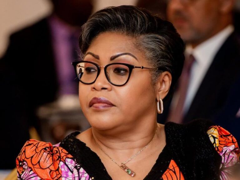 En RDC, Patient Sayiba craint qu’au lieu d’être cheffe du gouvernement, la nouvelle Première ministre Judith Suminwa soit transformée en « jardinier du roi soleil »