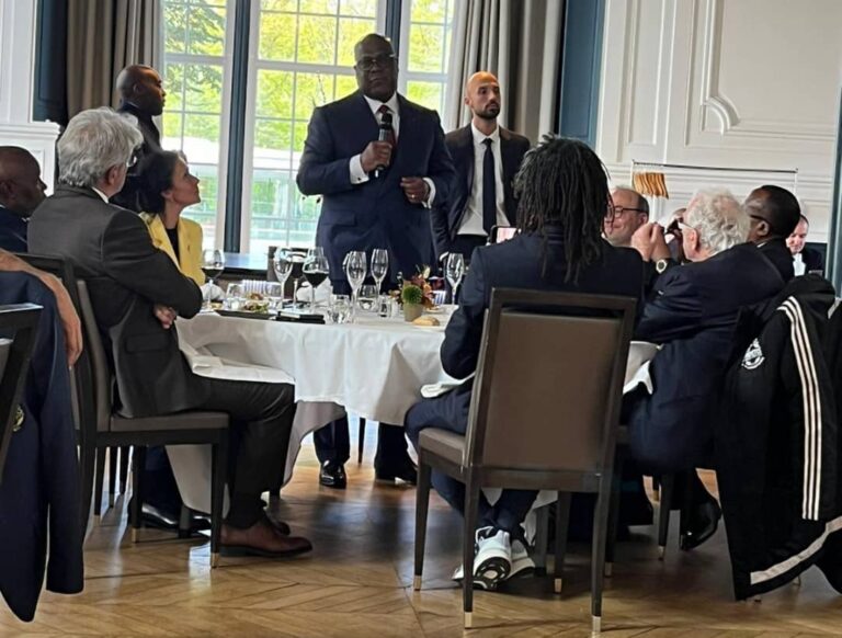 Diplomatie : en séjour à Paris, Félix Tshisekedi ridiculisé par les députés français (vidéo)