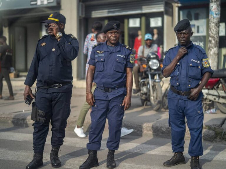 RDC : à Kinshasa, une mère et son fils assassinés par des policiers affectés à l’opération panthère noire par le ministre Peter Kazadi