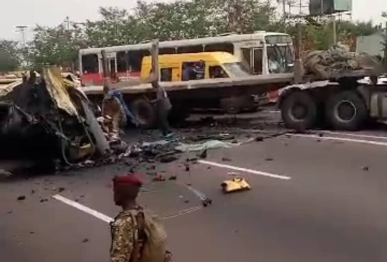 Kinshasa : une vingtaine de morts et des blessés signalés dans un accident de circulation près de N’Djili